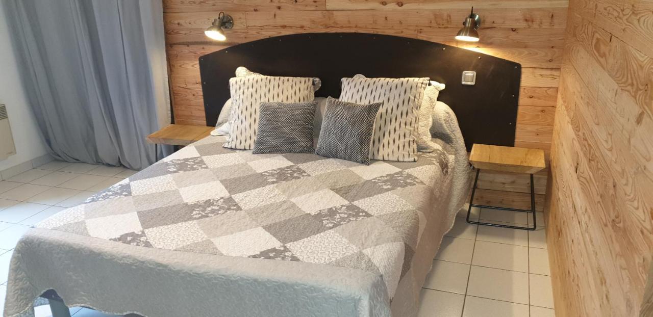 Chambres D'Hotes Des Trouilles Lafrancaise Ngoại thất bức ảnh